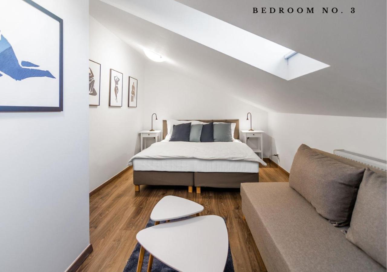 The Bookhouse, 5-bedroom By Castle Apartahotel