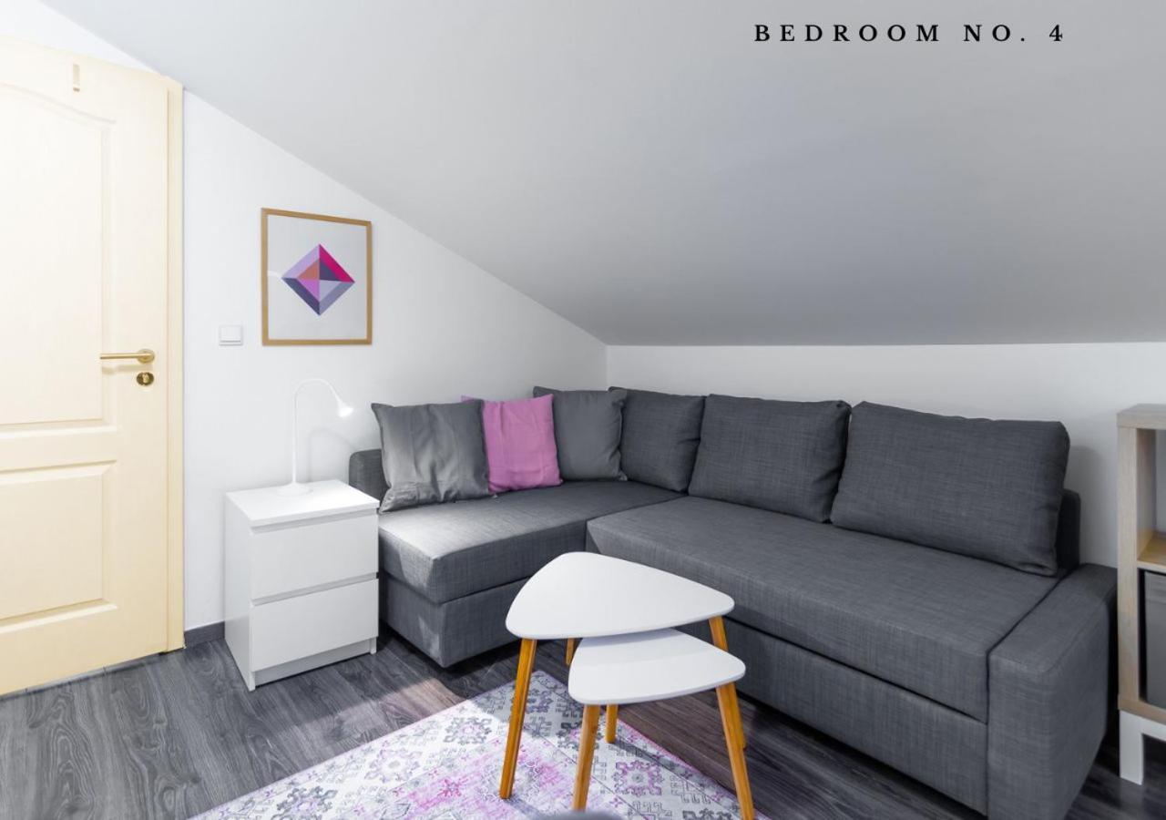 The Bookhouse, 5-bedroom By Castle Apartahotel Praga